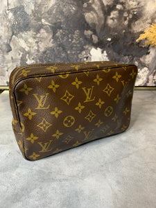 Louis Vuitton Trousse 23