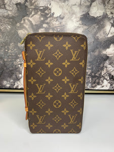Louis Vuitton, Bags, Louis Vuitton Escapade Travel Xl Walletorganizer