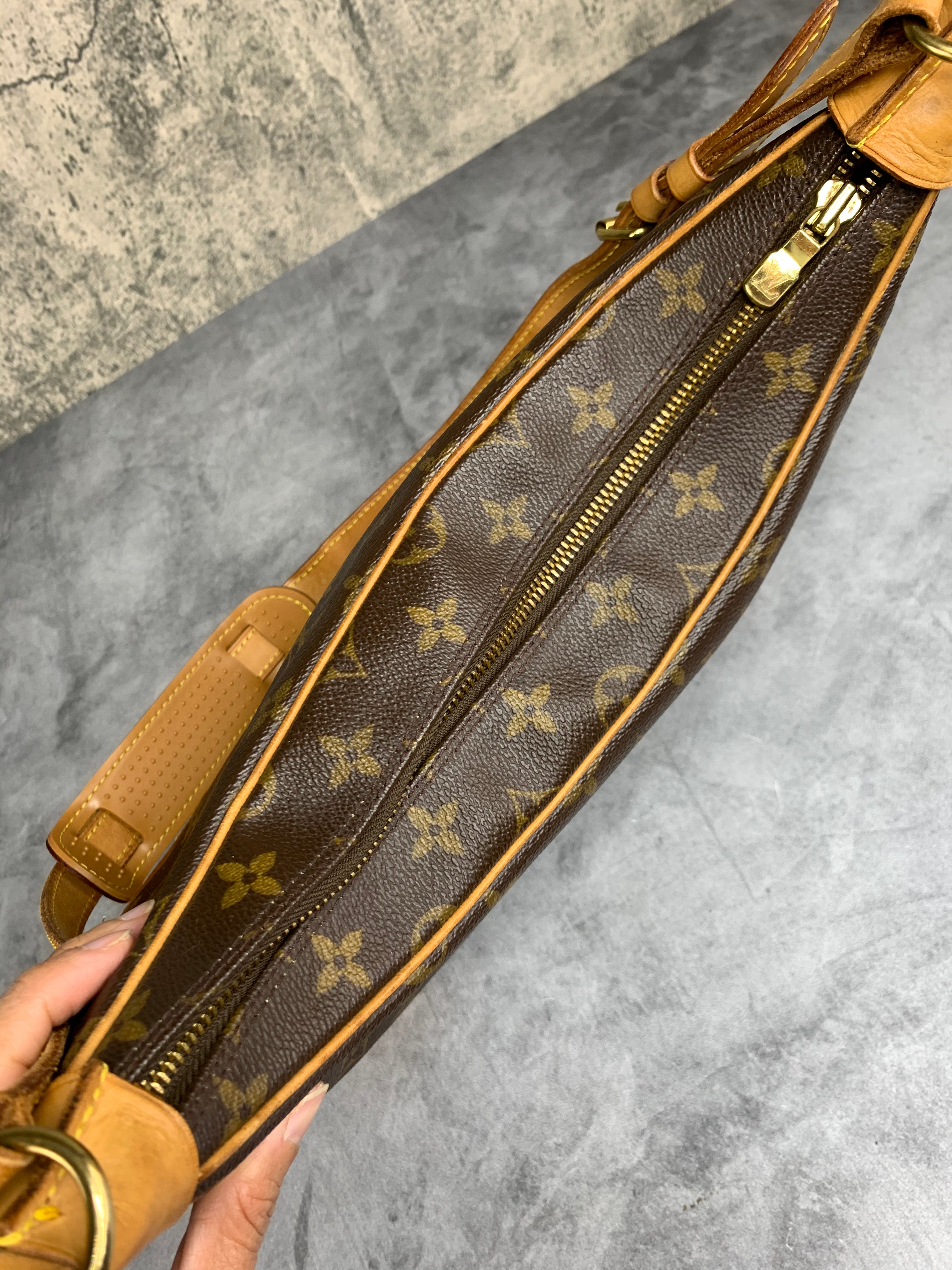 Louis Vuitton Bolougne 30