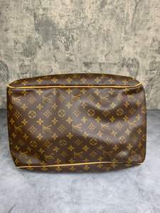 Louis Vuitton Vintage Monogram Canvas Evasion Travel Bag For Sale at  1stDibs  vintage louis vuitton travel bag, louis vuitton evasion bag,  louis vuitton evasion travel bag