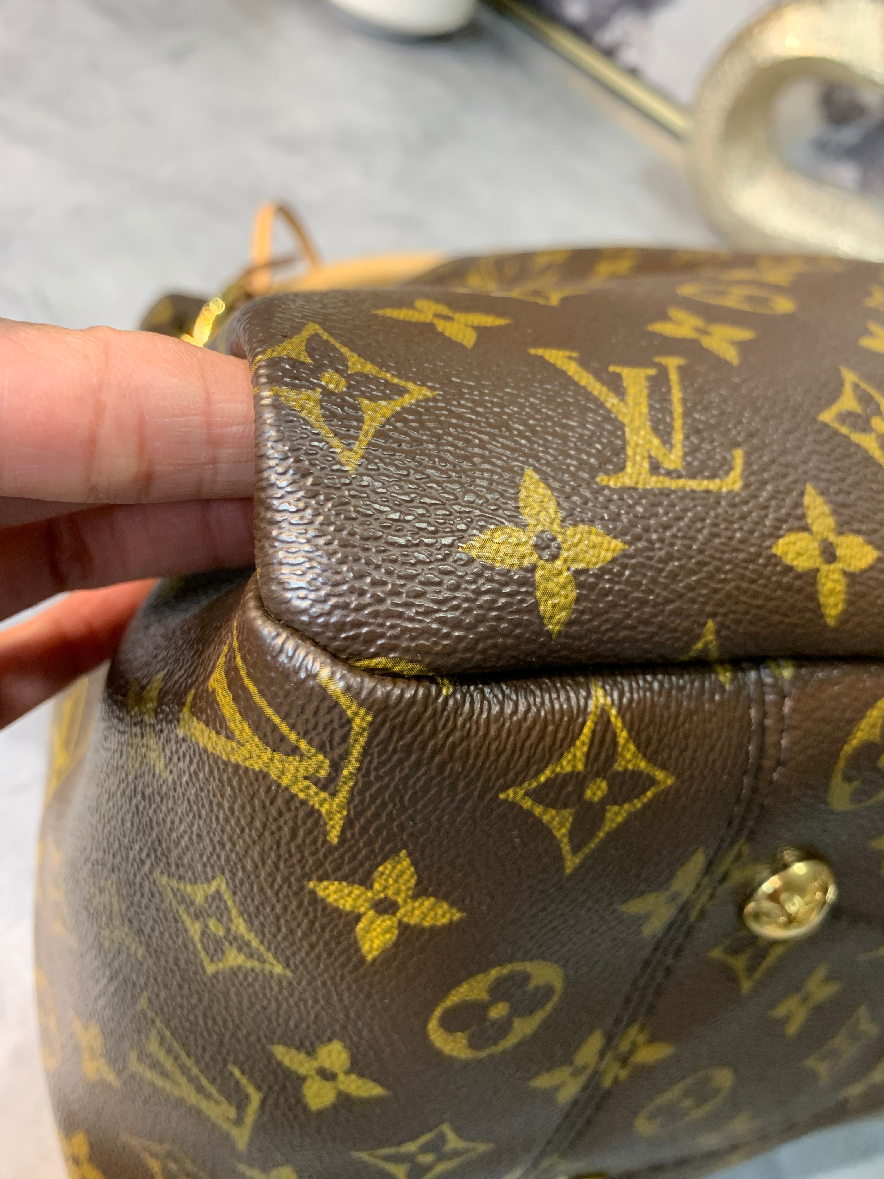 Louis Vuitton Artsy MM