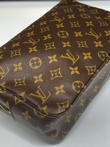 Louis Vuitton Trousse Toilette 28