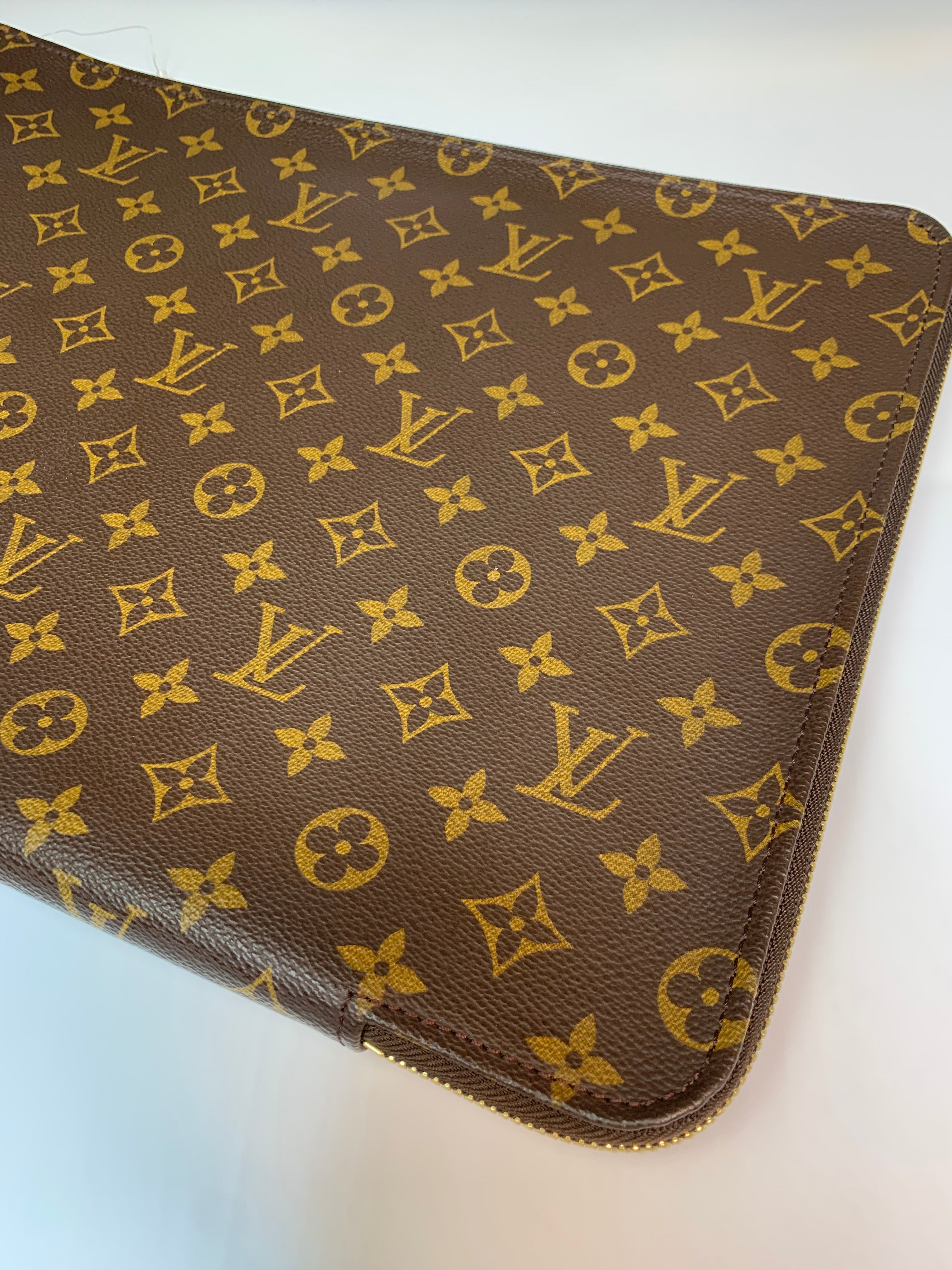 Ordered a 15 Louis Vuitton Laptop Case.received a smaller one