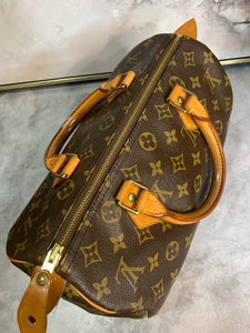 Louis Vuitton Speedy 30