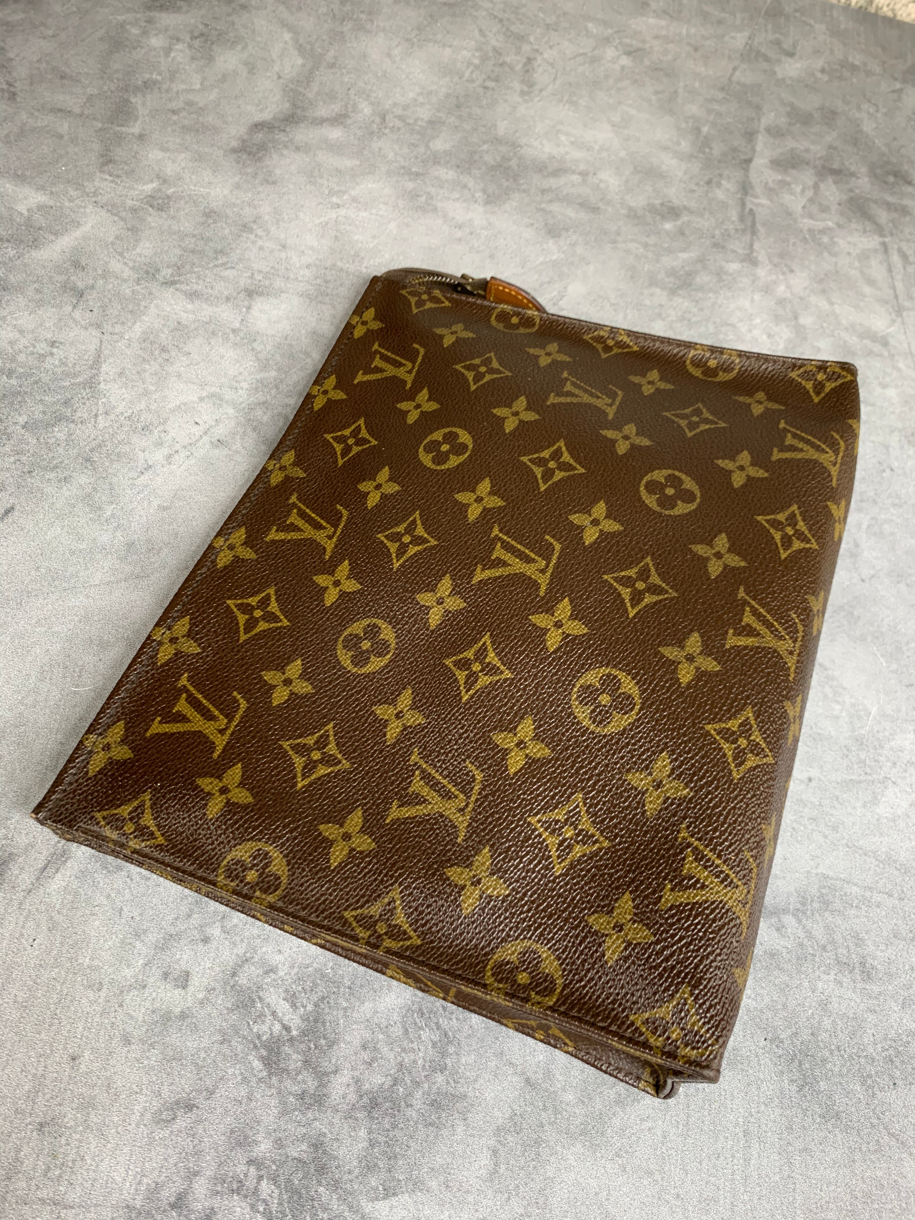 Louis Vuitton Toiletry 26