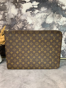 Louis Vuitton Envelope/Laptop Case