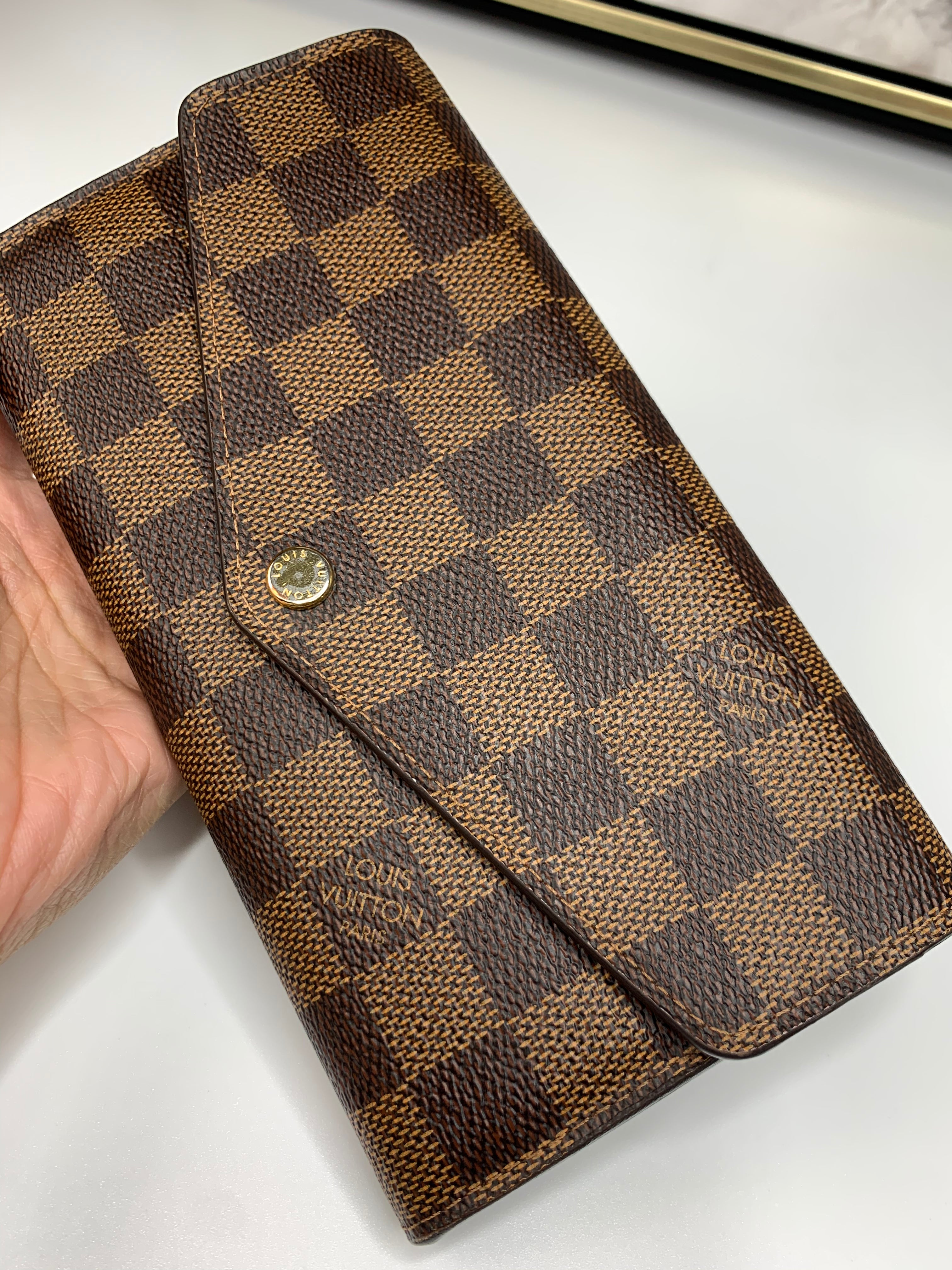 Louis Vuitton Sarah Wallet DE