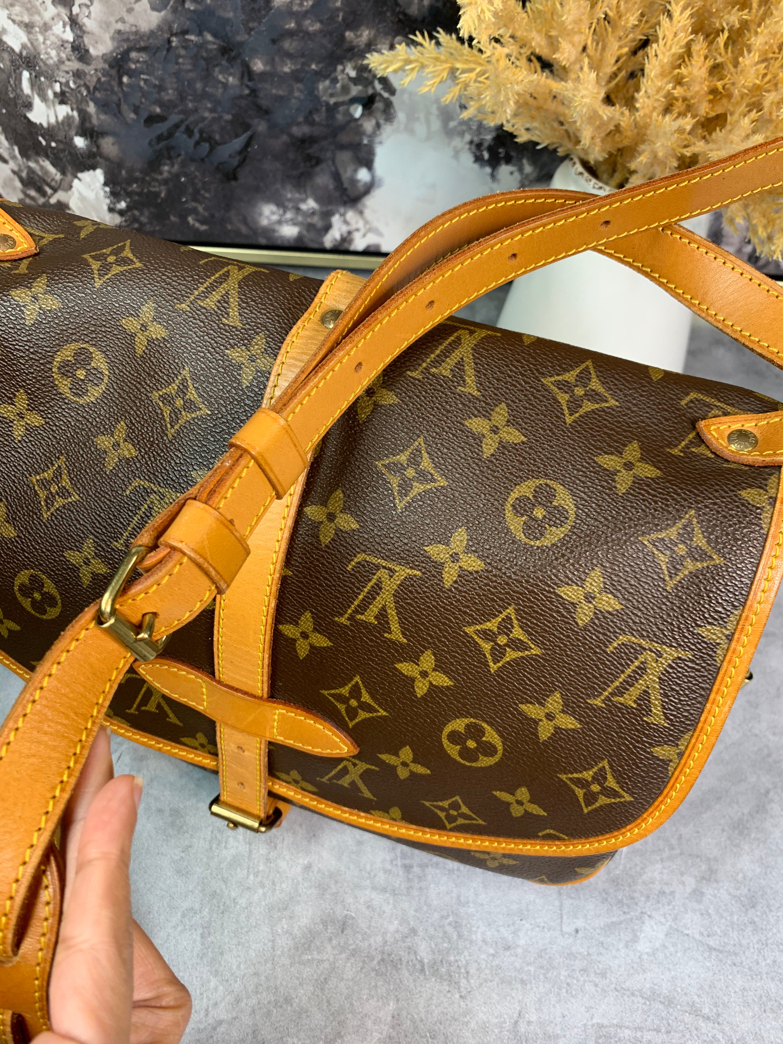 Louis Vuitton Saumur 30