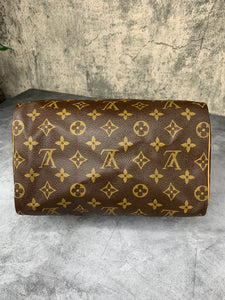 Louis Vuitton Louis Vuitton Toiletry 25 Monogram Canvas Travel Pouch