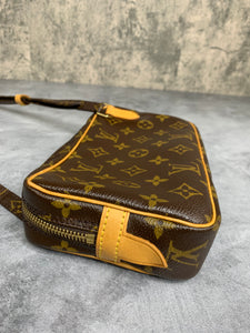 Marly leather crossbody bag Louis Vuitton Brown in Leather - 32029786