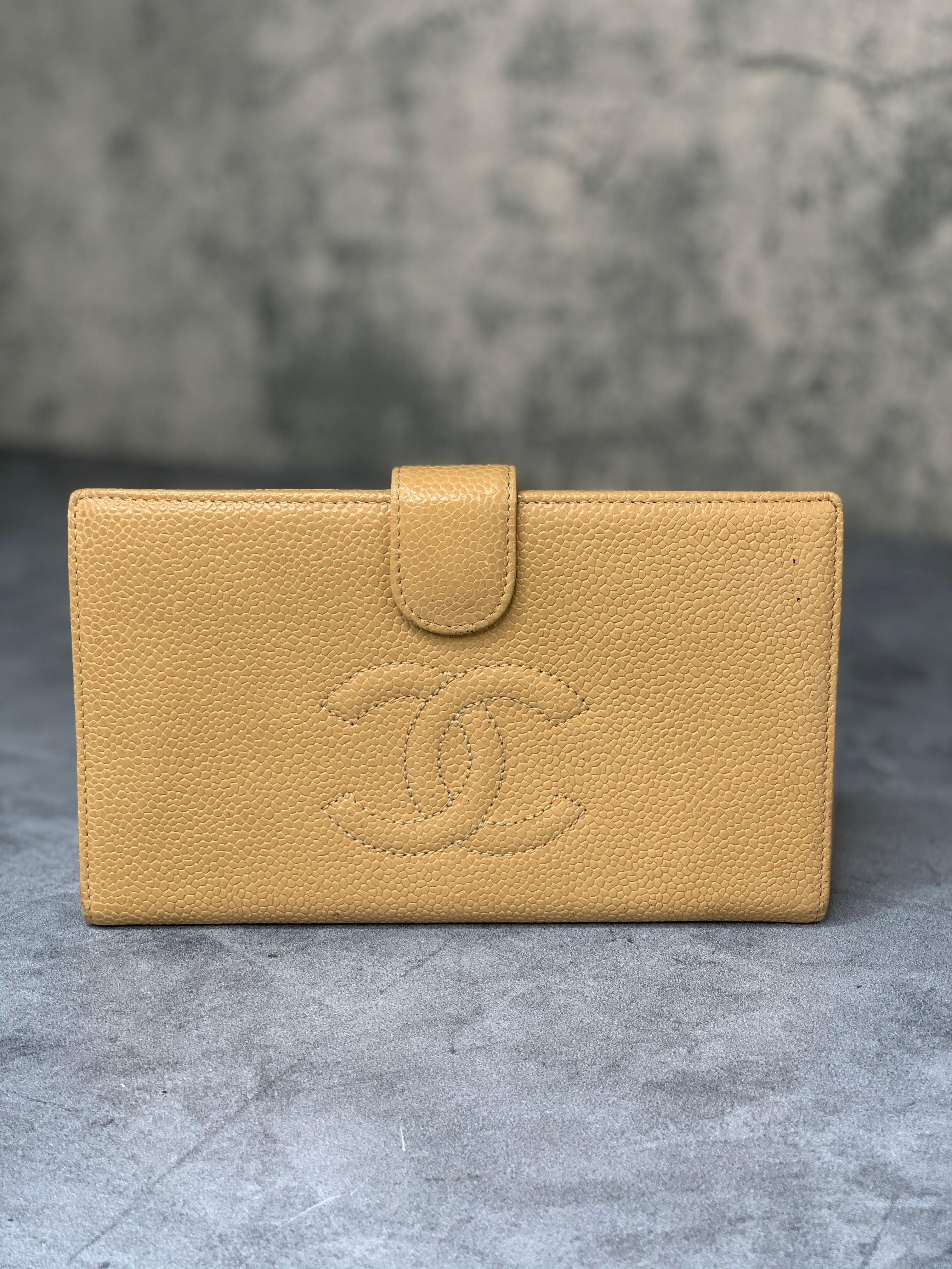 Shop CHANEL MATELASSE 2022-23FW Classic Small Flap Wallet (AP0230 Y33352  C3906) by PORtouch