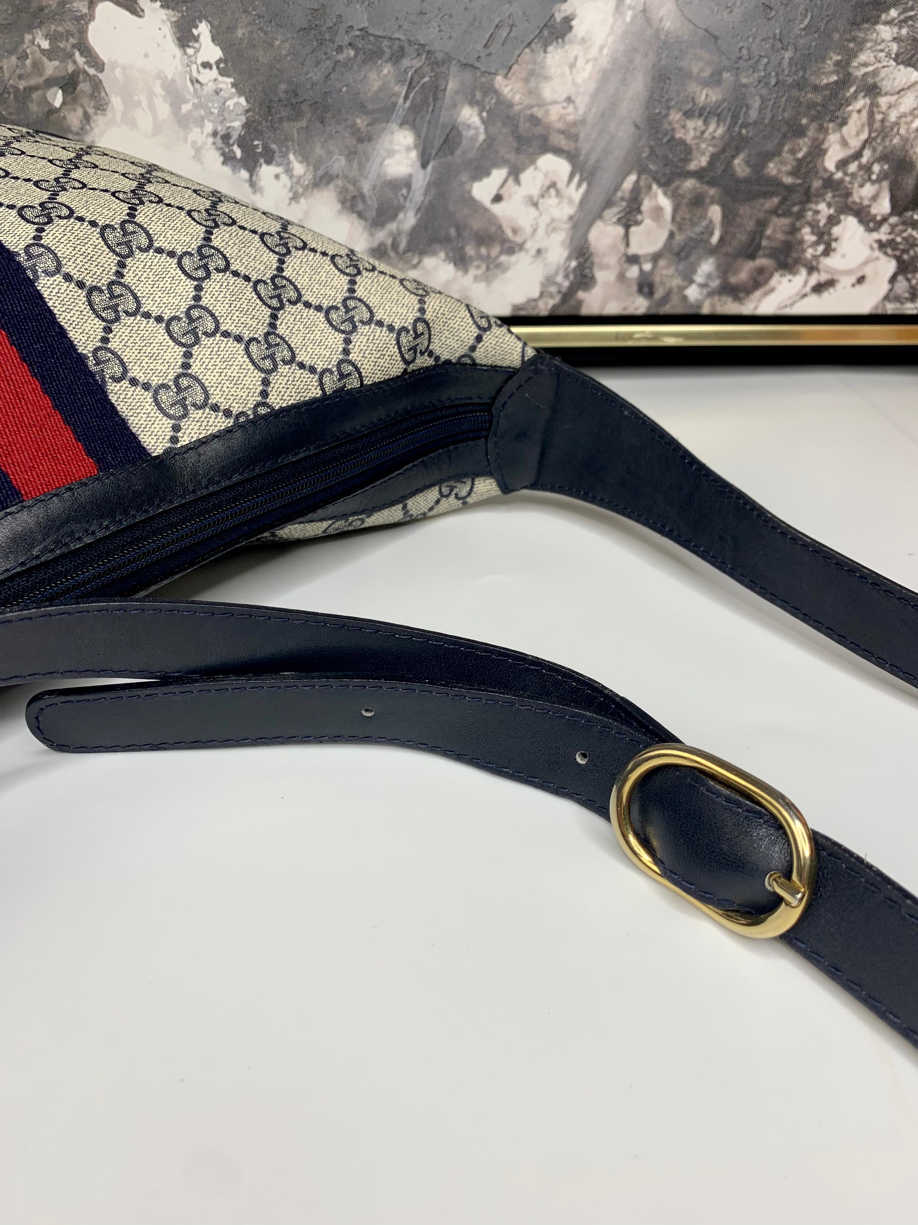 Gucci Half Moon Shoulder Bag – yourvintagelvoe