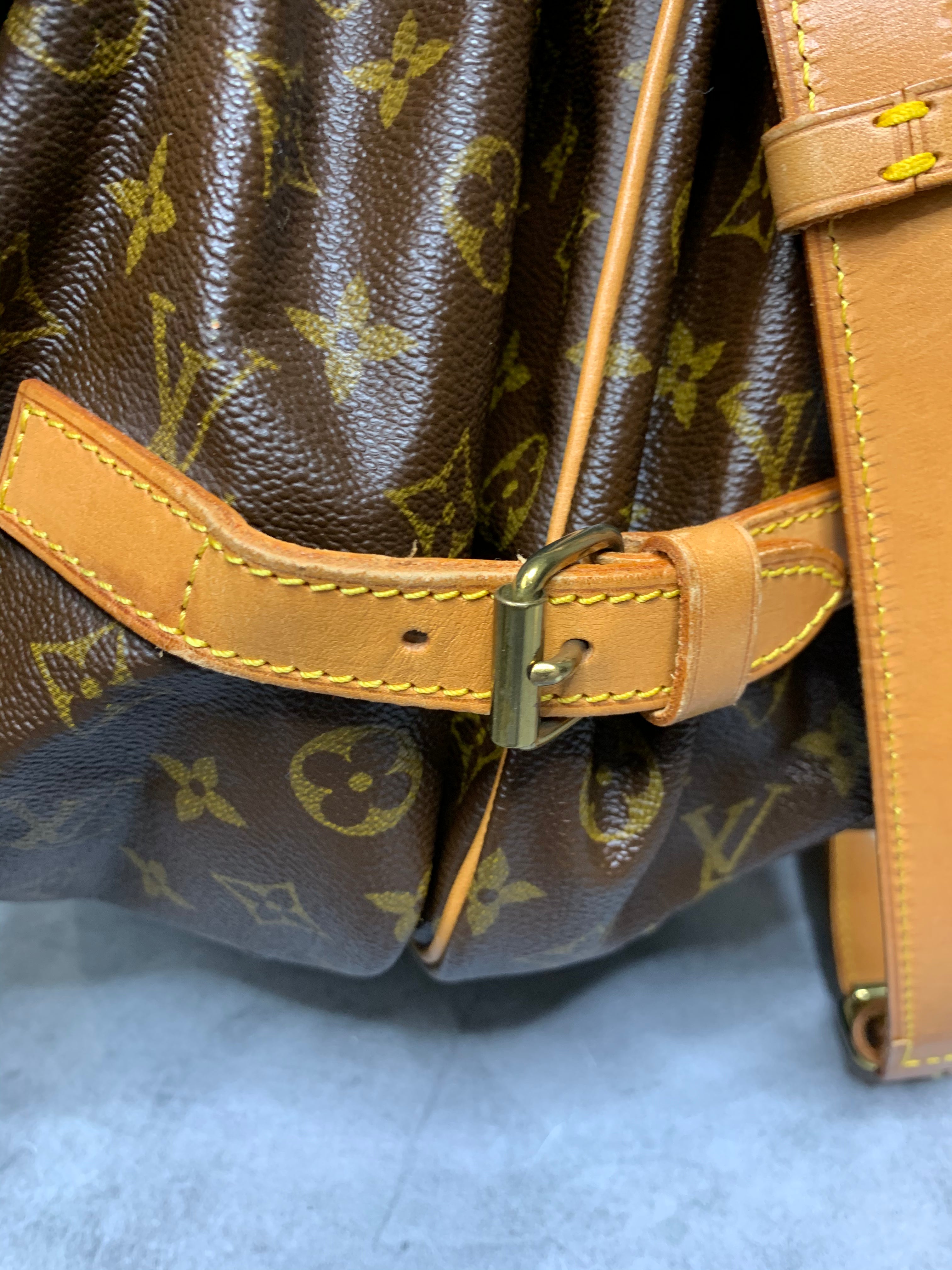 Louis Vuitton Saumur 35