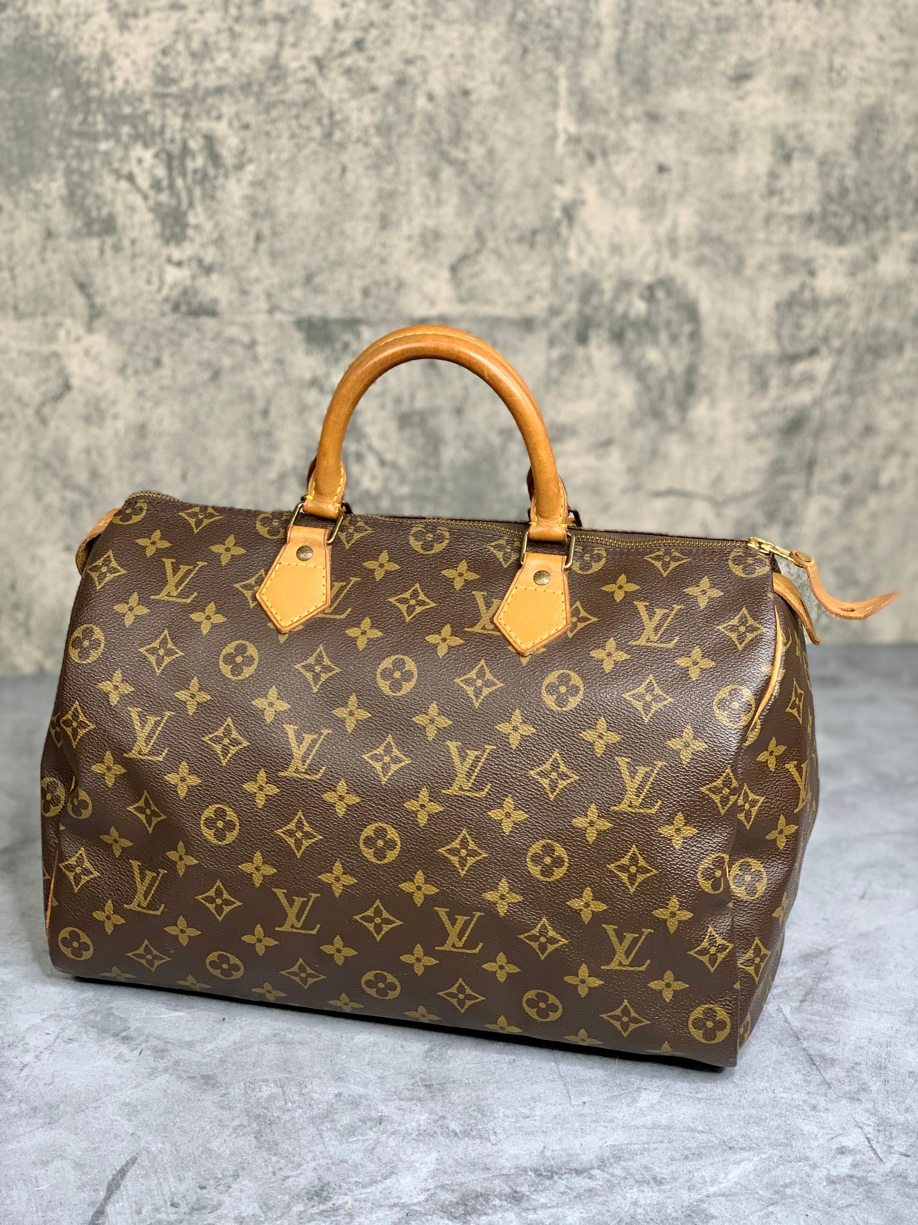 Louis Vuitton Speedy 35