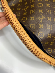 Louis Vuitton Artsy MM Monogram Canvas R25,900.00 Comes with Dust bag,  purchase slip and Box Minimal signs of wear, great condition…