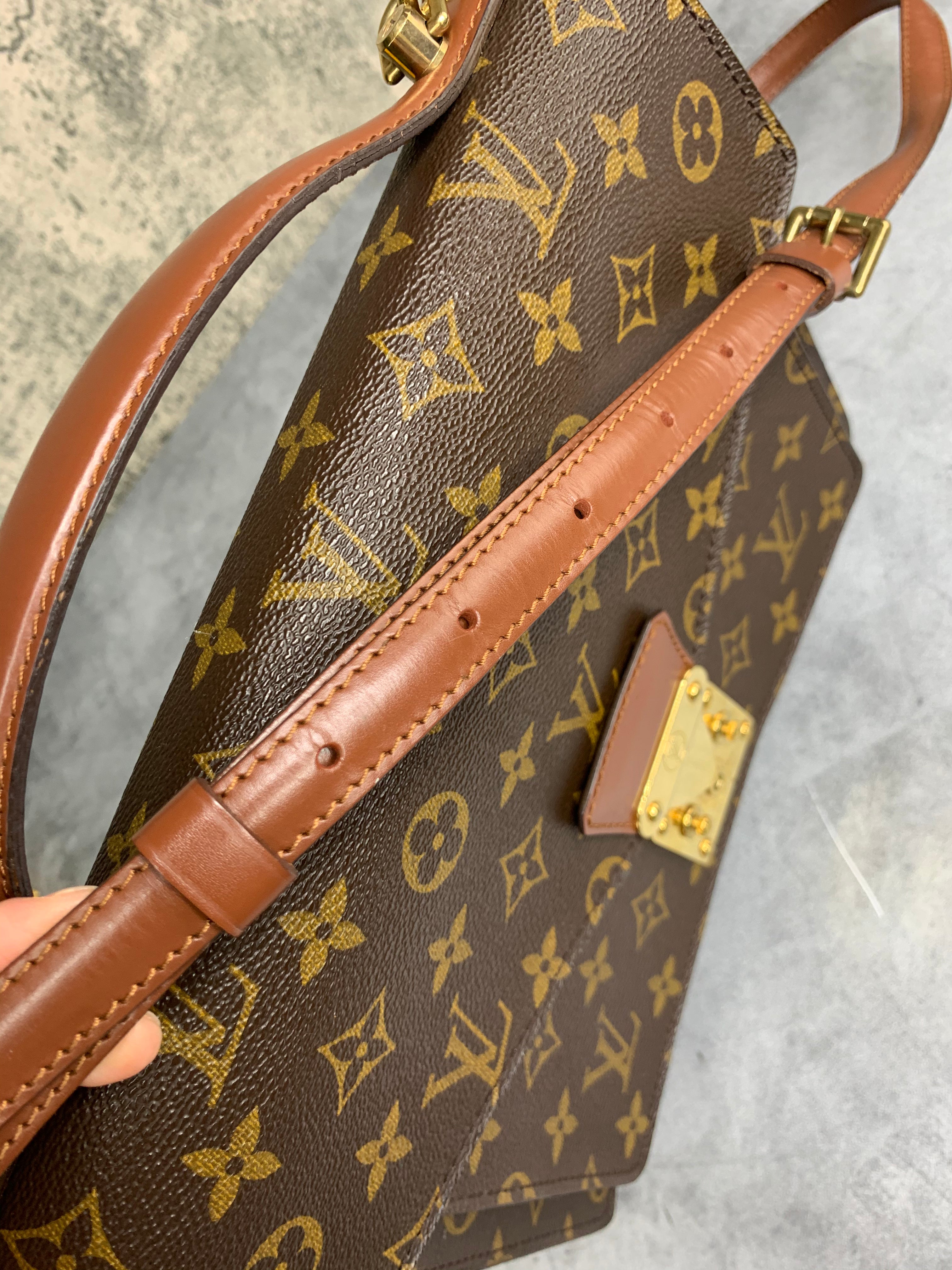 Louis Vuitton vintage monceau two way bag wear throughout and the inside  pocket is peeling long crossbody strap is i…