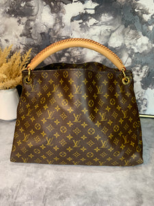 Louis Vuitton Artsy MM