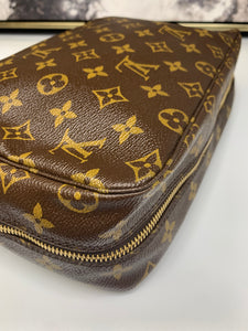 Louis Vuitton Trousse Toilette 28