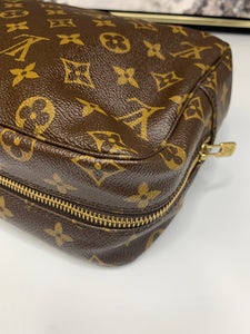 Louis Vuitton Trousse Toilette 28