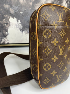 Louis-Vuitton-Monogram-Pochette-Gange-Cross-Body-Bag-M51870 –  dct-ep_vintage luxury Store