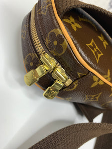 Pochette Gange Monogram – Keeks Designer Handbags