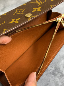Louis Vuitton Sarah Wallet.VS. Zippy Wallet Which one and why I