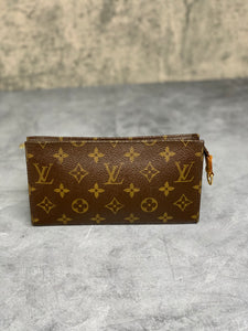 Louis Vuitton, Bags, Louis Vuitton Bucket Pouch Pochette Crossbody Bag  Purse