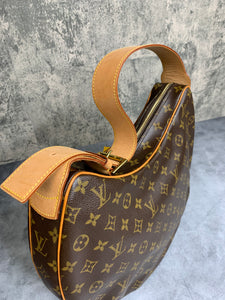 Louis Vuitton Croissant Handbag 215674