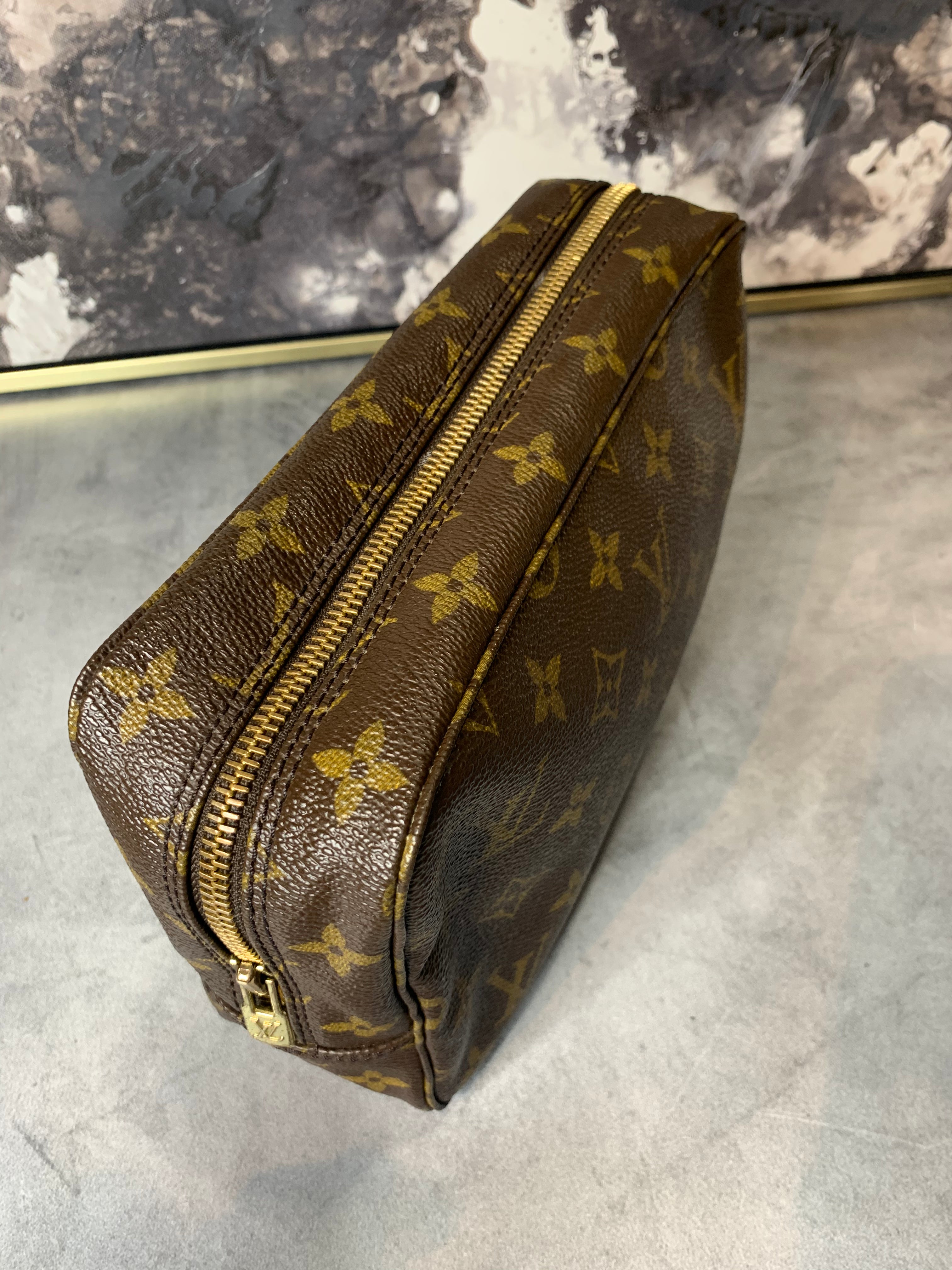 Louis Vuitton Trousse 23