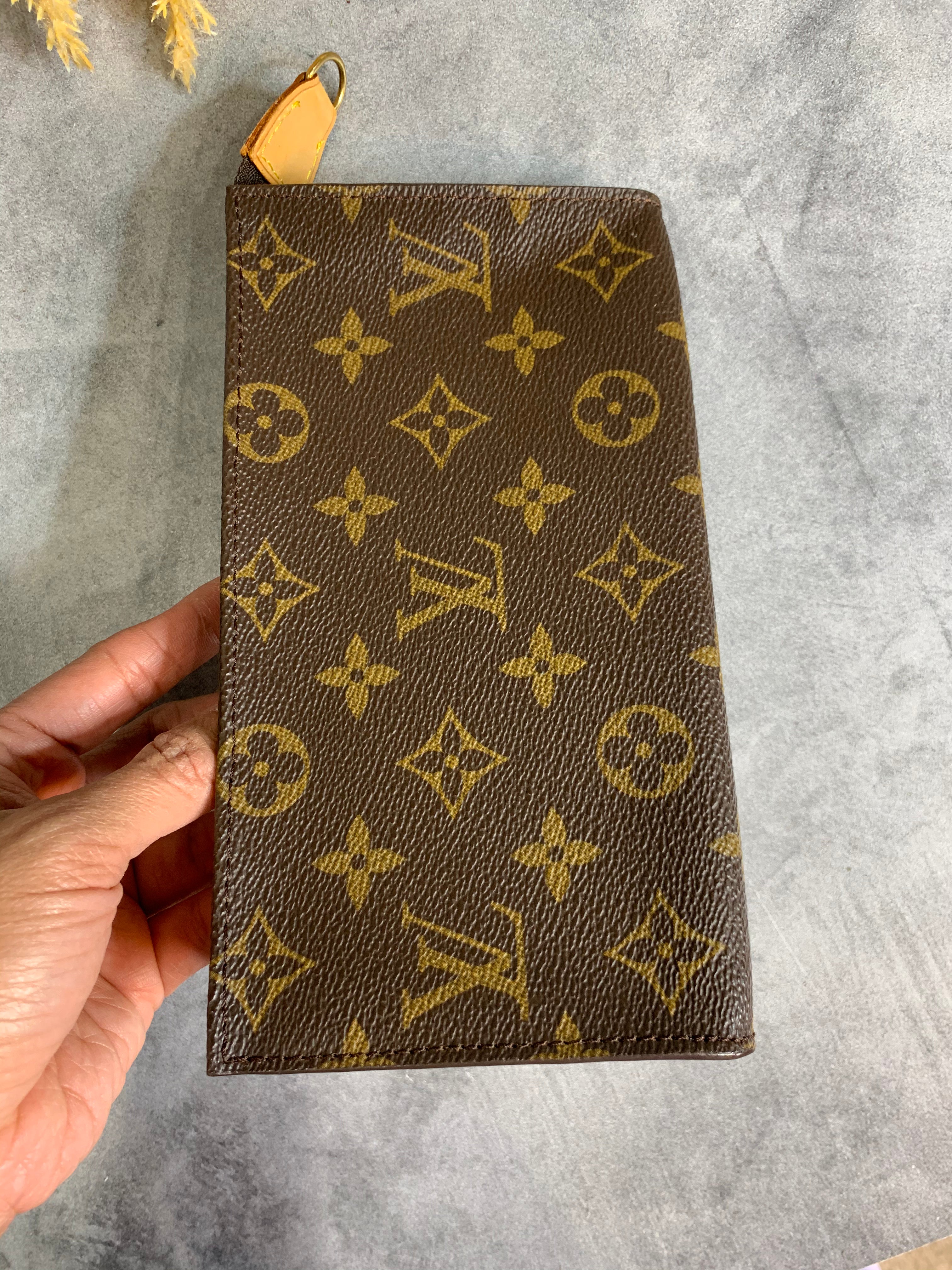 Louis Vuitton Bucket Pouch GM