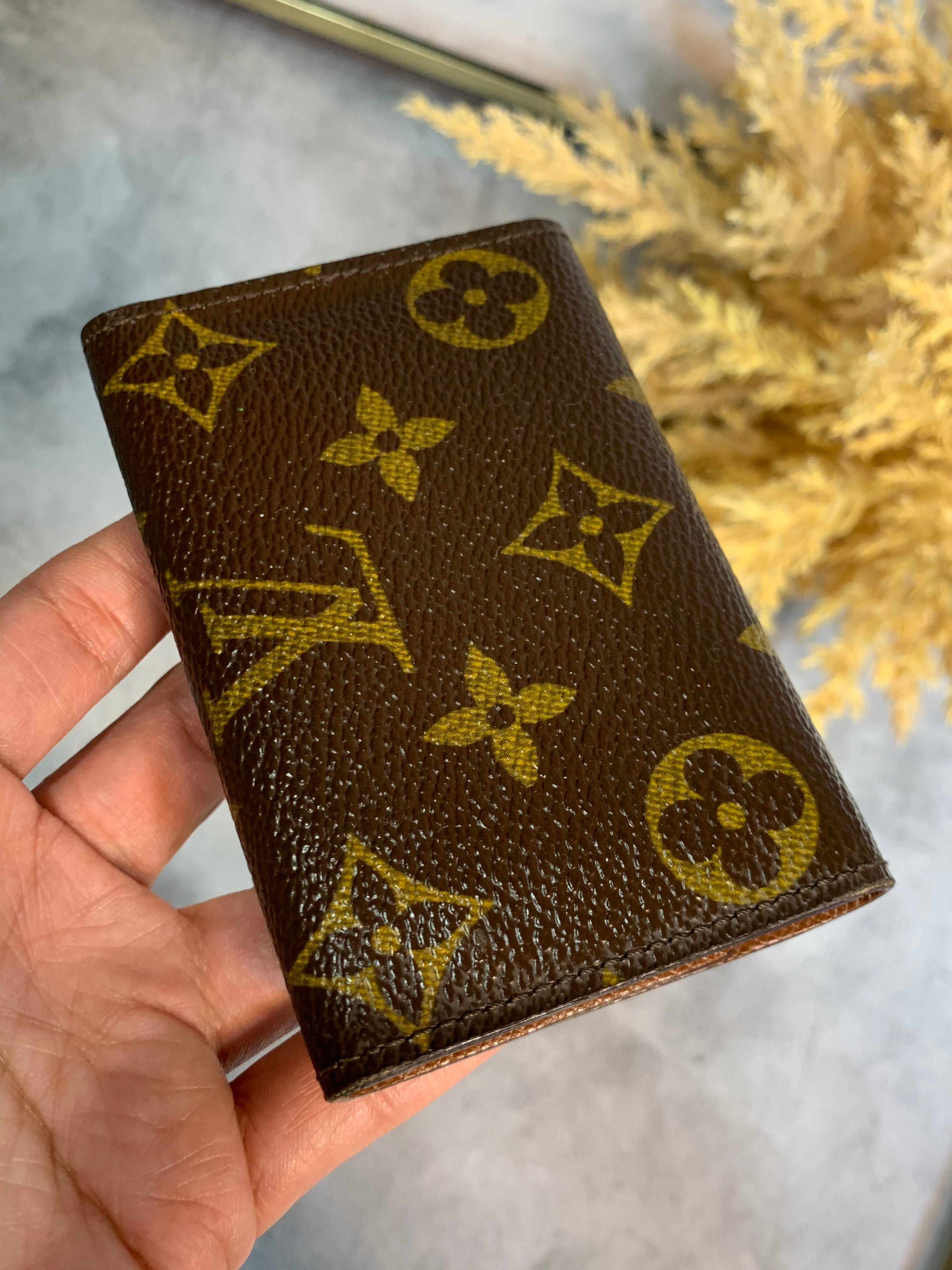 Louis Vuitton 6 Key Holder