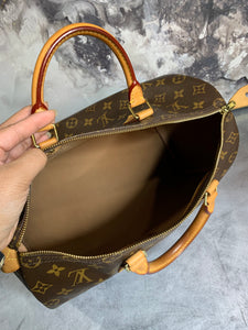 Louis Vuitton Speedy 35