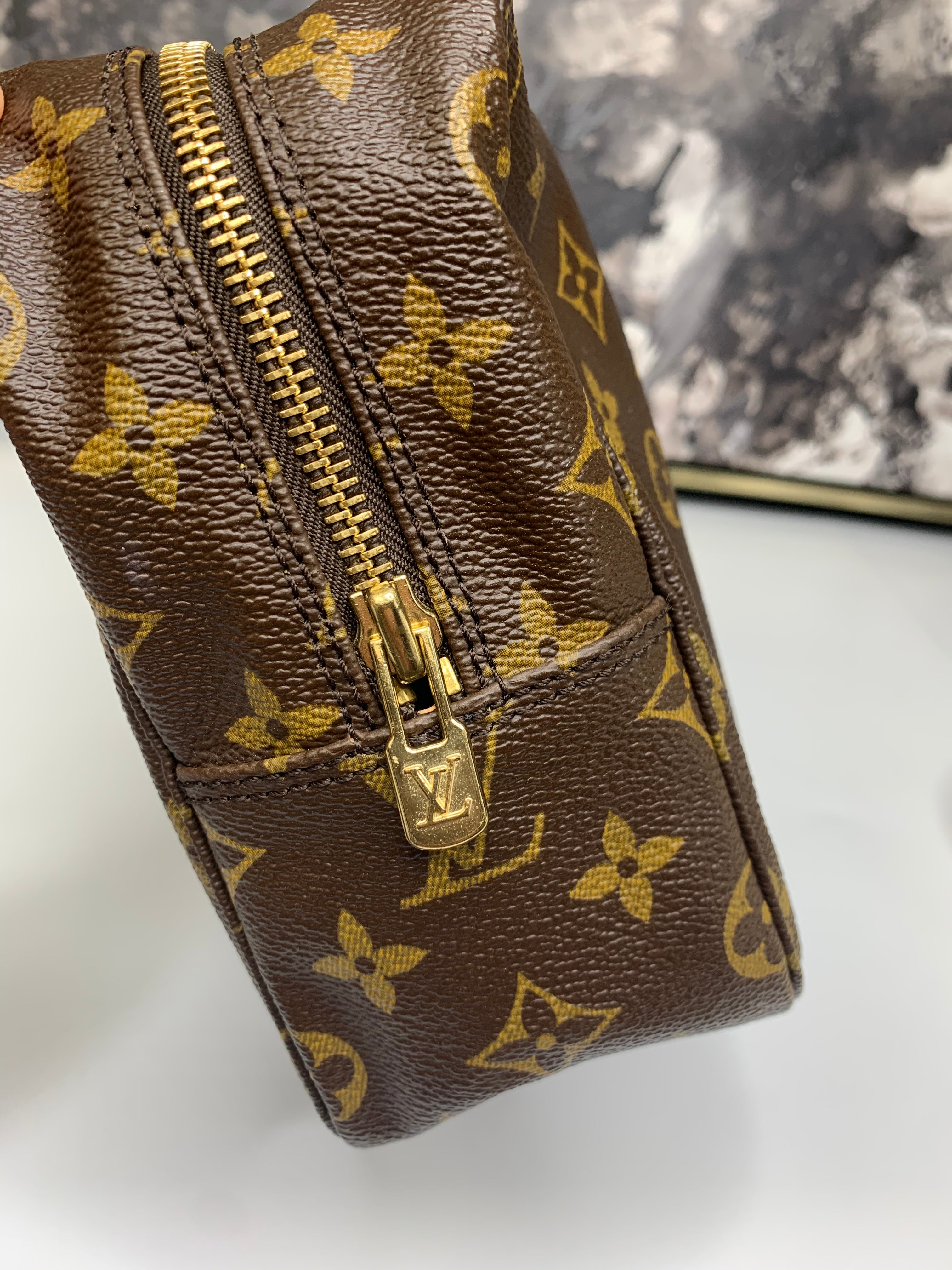 Louis Vuitton Trousse Toilette 28