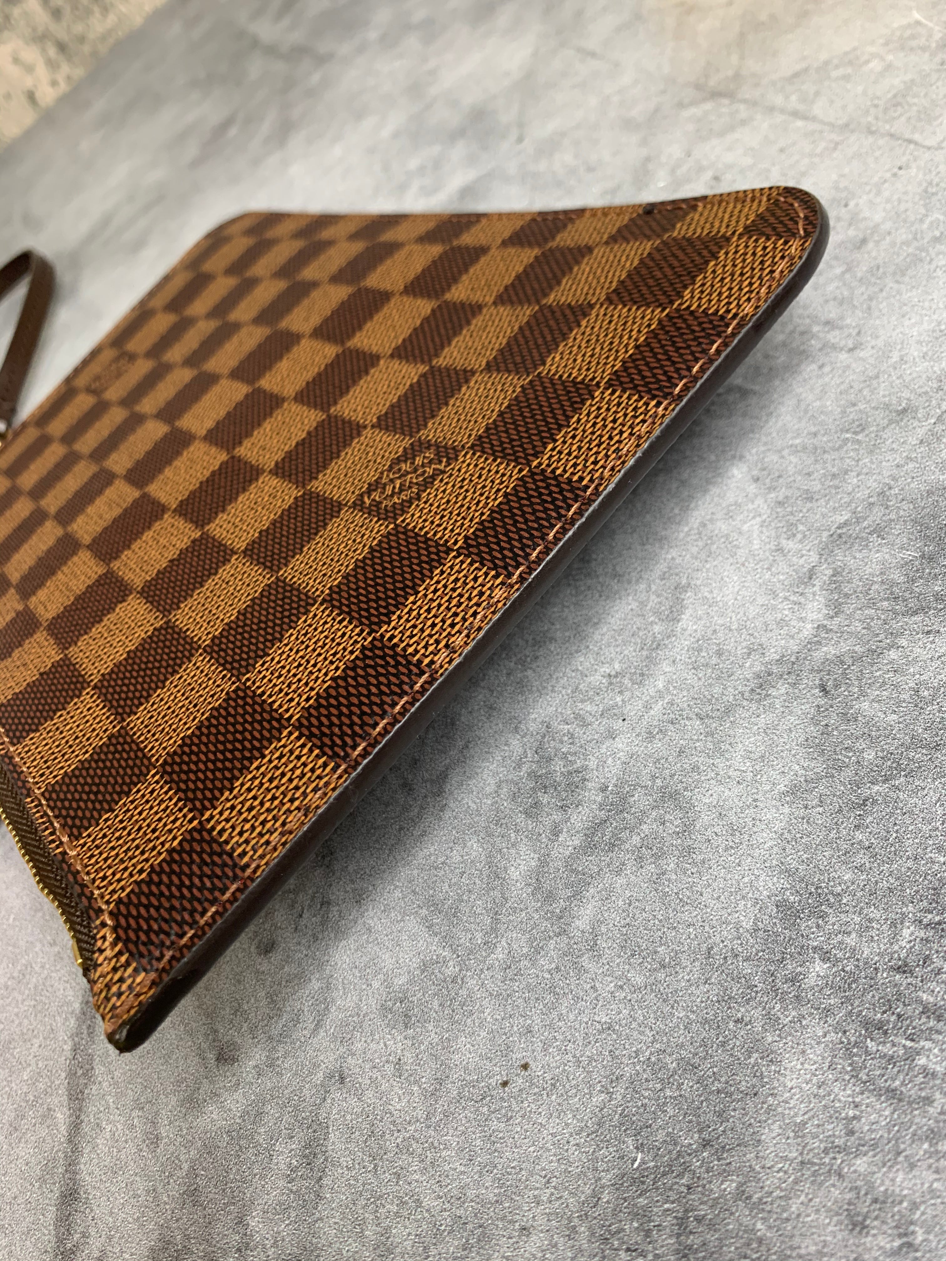 Louis Vuitton Neverfull Pouch MM/GM