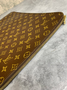 Louis  Vuitton Laptop Sleeve - GM