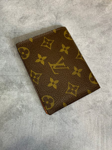 Louis Vuitton Multicompartment Card Holder