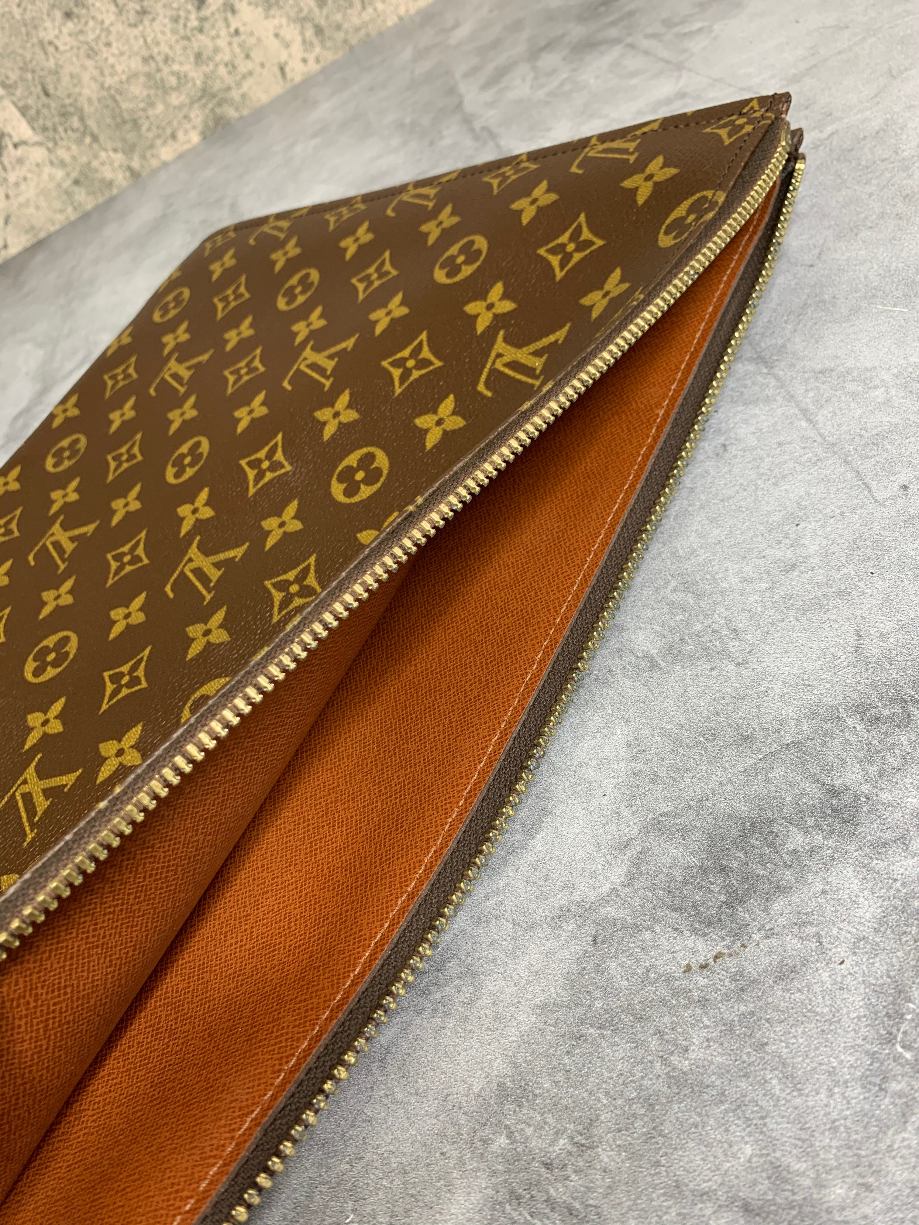 Louis  Vuitton Laptop Sleeve - GM