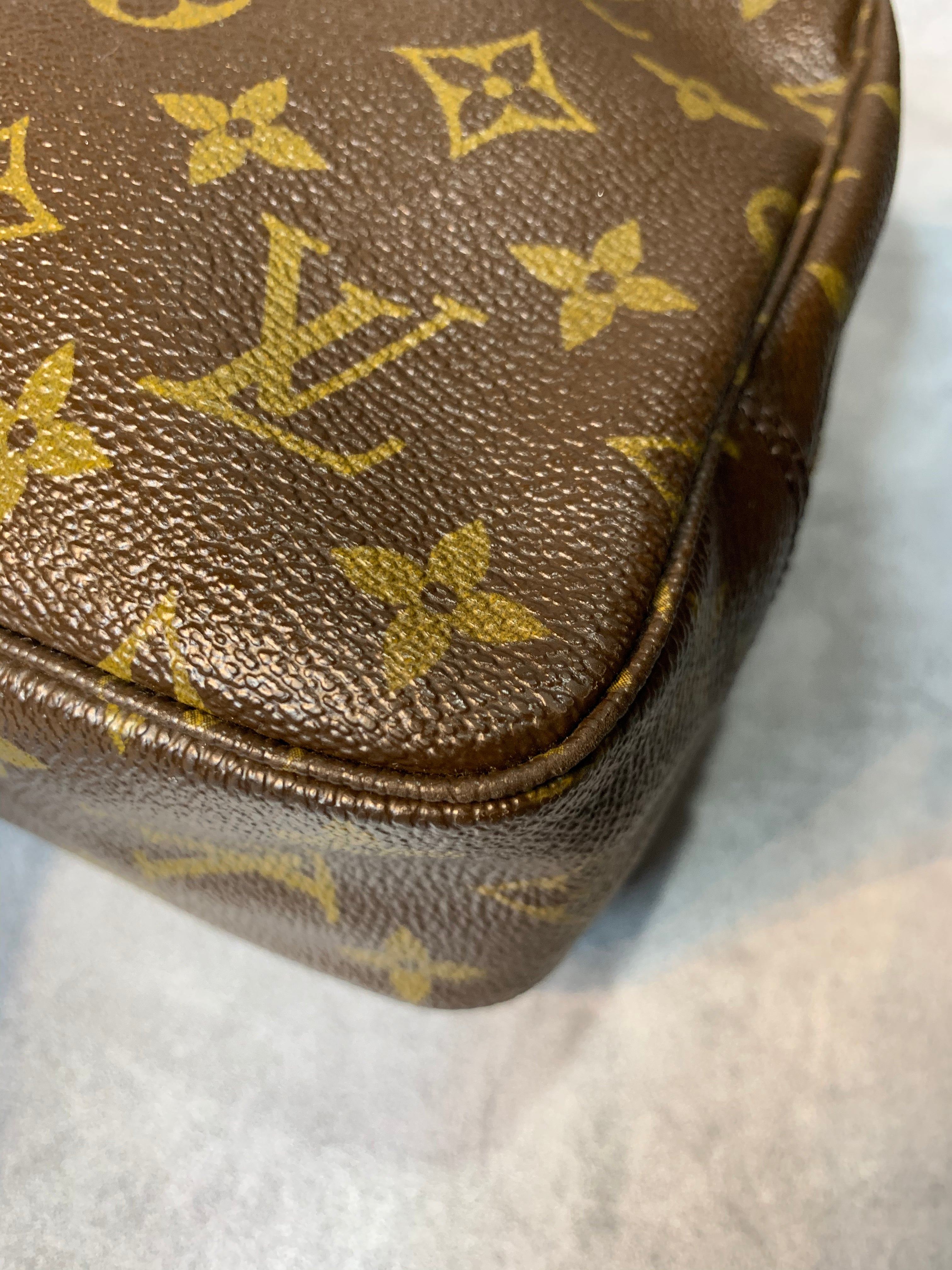 LV Trousse 23