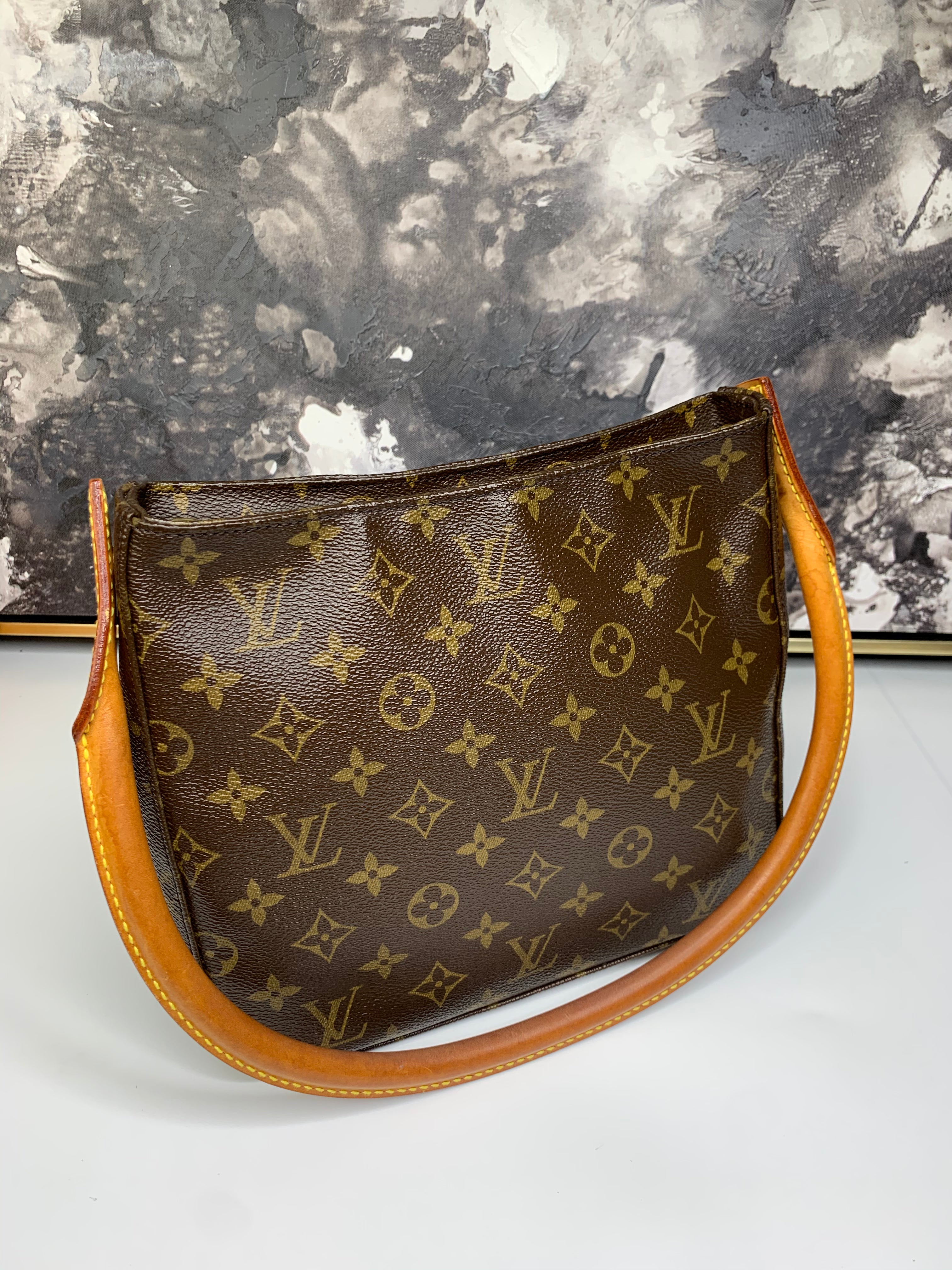 Louis Vuitton Looping MM